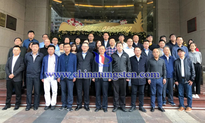中國鎢業(yè)協(xié)會(huì)經(jīng)貿(mào)研究分會(huì)在深圳召開行業(yè)形勢(shì)分析研討會(huì)