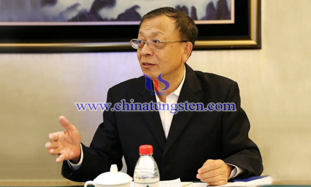 中國有色協(xié)會副會長、中國鎢協(xié)會長丁學全