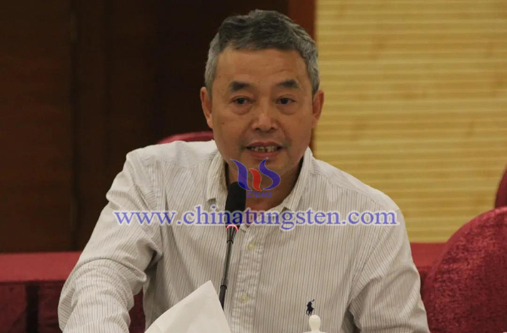 中國鎢業(yè)協(xié)會主席團主席、贛州海盛鎢鉬集團有限公司董事長曾慶寧